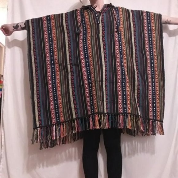 Hooded Boho Poncho - Picture 4 of 8